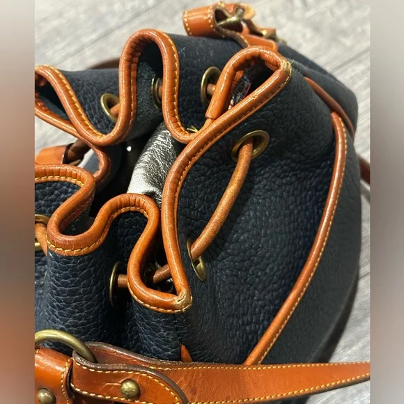 Vintage Leather Dooney & Bourke Navy Blue Bucket Bag - Picture 5 of 9